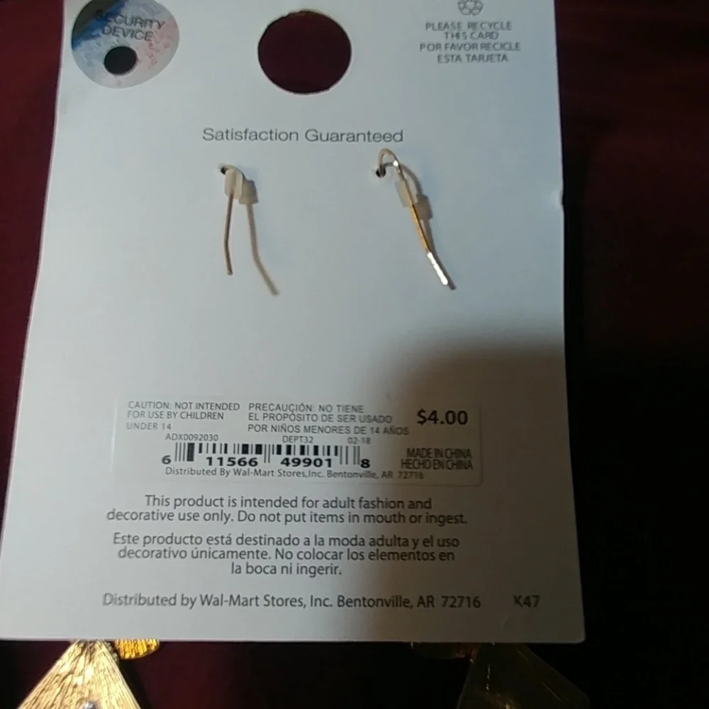 Tri-color dangling Pierced Earrings - Picture 3 of 3